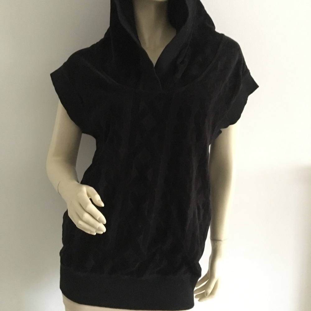 Juicy couture black velour hoodie with capsleeve